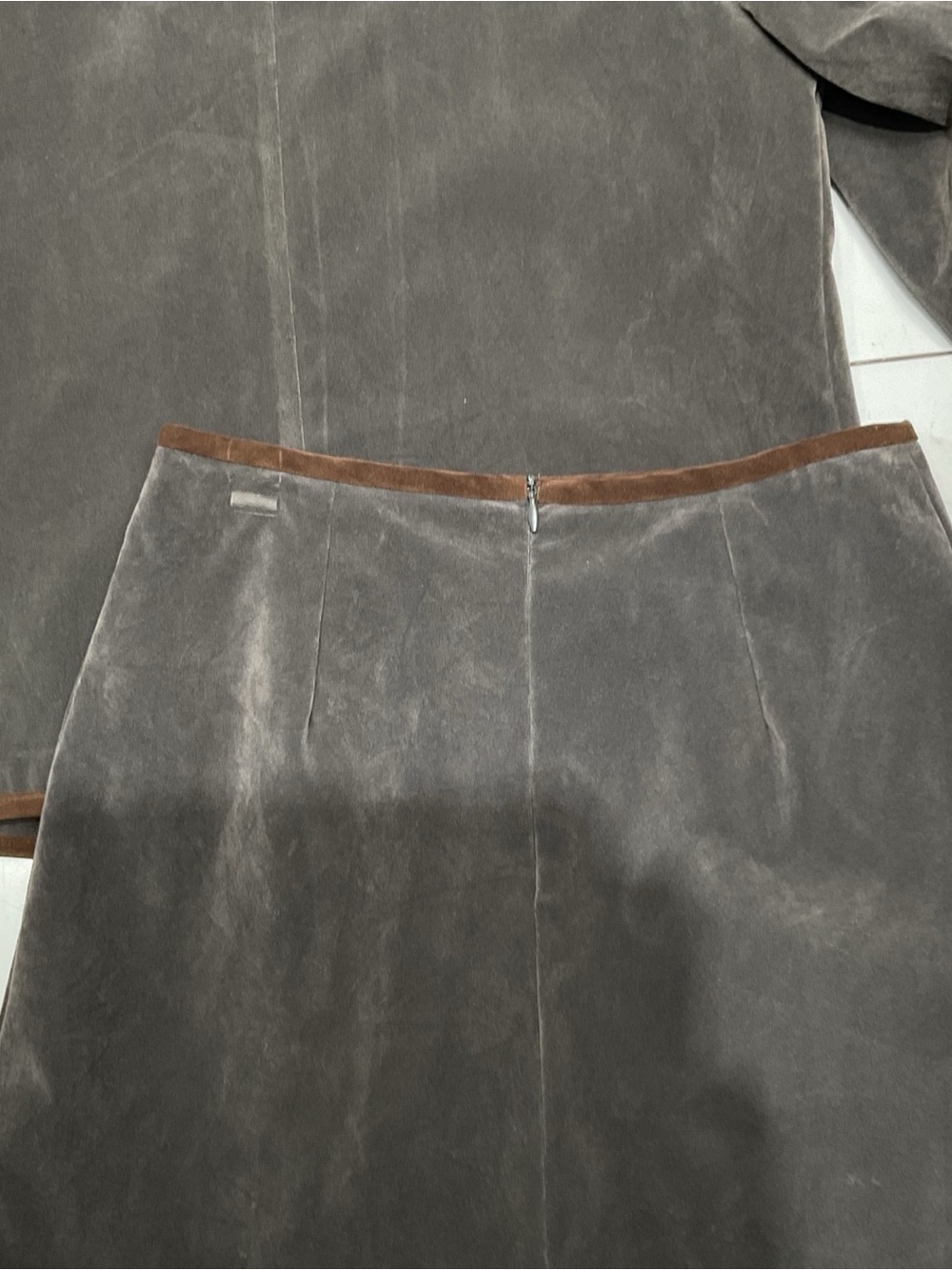 Classic Women's Velvet Two-Piece Jacket & Skirt Set - Brown - Picture 4 of 7